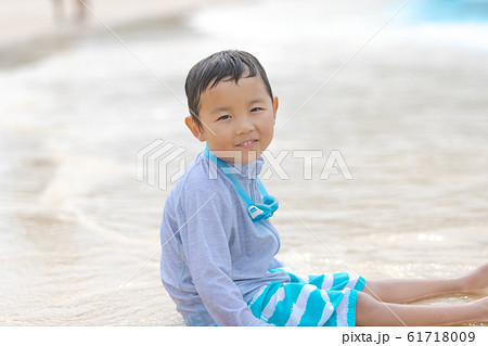 6 years old 6 years old 61718009