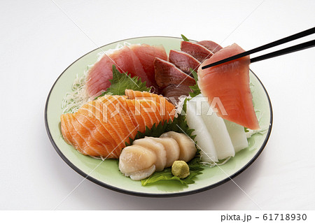 刺身の盛り合わせ 刺身の盛り合わせ 61718930
