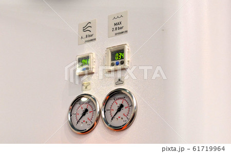 Round mechanical manometers 61719964