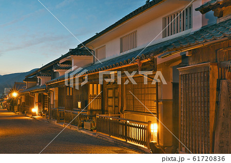 【うだつの町並み (夜)】 徳島県美馬市脇町 61720836
