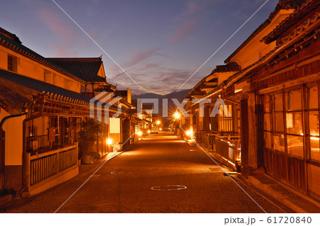 【うだつの町並み (夜)】 徳島県美馬市脇町 【うだつの町並み (夜)】 徳島県美馬市脇町 61720840