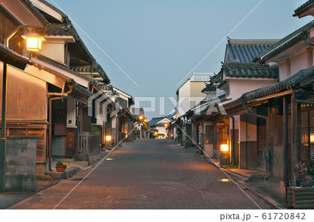 【うだつの町並み (夜)】 徳島県美馬市脇町 61720842