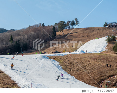 暖冬で人工スキーのみの営業となった奥神鍋スキー場 暖冬で人工スキーのみの営業となった奥神鍋スキー場 61720847