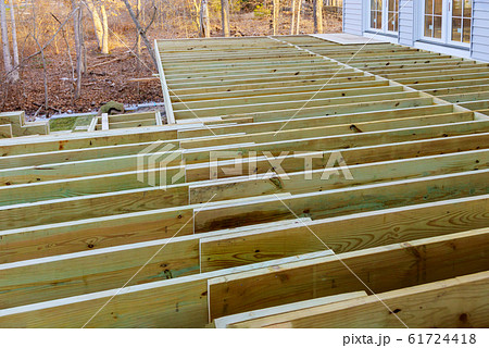Construction of a wooden floor or terrace Construction of a wooden floor or terrace 61724418