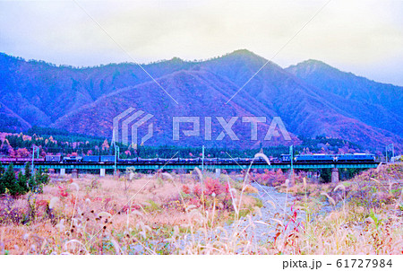 国境の電気機関車 61727984