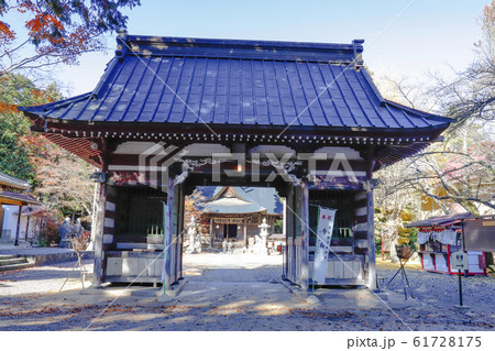 【山梨県】国指定重要文化財富士御室浅間神社 里宮社 随神門 【山梨県】国指定重要文化財富士御室浅間神社 里宮社 随神門 61728175