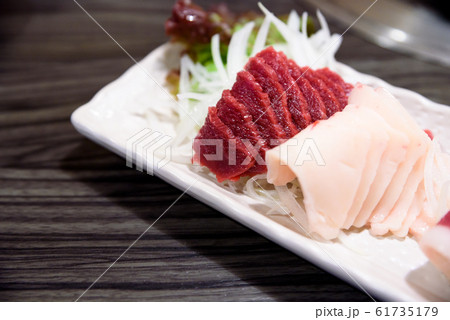 馬刺し 自然光 赤身 馬刺し 自然光 赤身 61735179