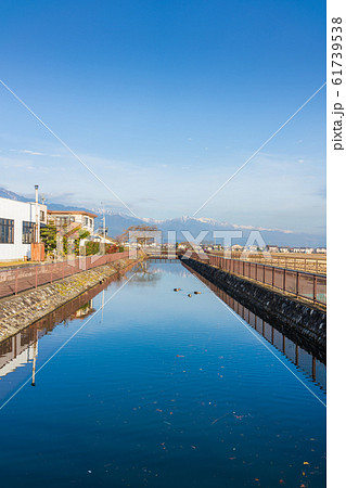 拾ヶ堰：神口橋より撮影：秋　　　安曇野市穂高 61739538