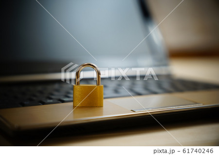 パソコン セキュリティイメージ パソコン セキュリティイメージ 61740246