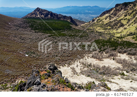 浅間山外輪山から見る湯ノ平・剣ヶ峰と八ヶ岳 61740527
