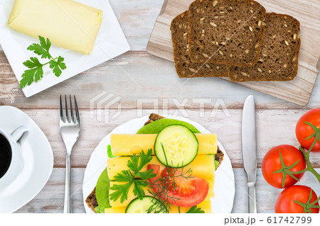 Fresh and tasty breakfast Fresh and tasty breakfast 61742799