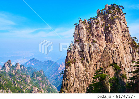 中国　黄山　始信峰 61747577