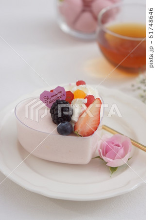 バレンタイン～いちごのムースゼリー 61748646