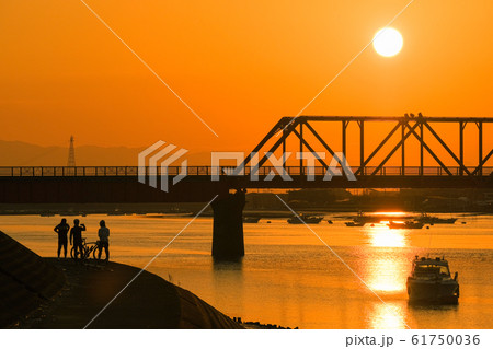 筑後川昇開橋の夕暮れ 筑後川昇開橋の夕暮れ 61750036