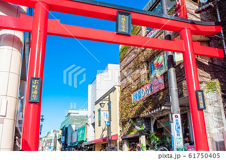 神奈川　鎌倉駅　小町通りの入口 61750405