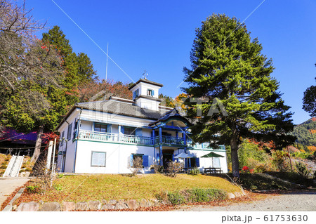 【山梨県北杜市】秋の山梨県指定文化財・津金学校・明治校舎 【山梨県北杜市】秋の山梨県指定文化財・津金学校・明治校舎 61753630