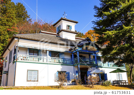【山梨県北杜市】秋の山梨県指定文化財・津金学校・明治校舎 61753631