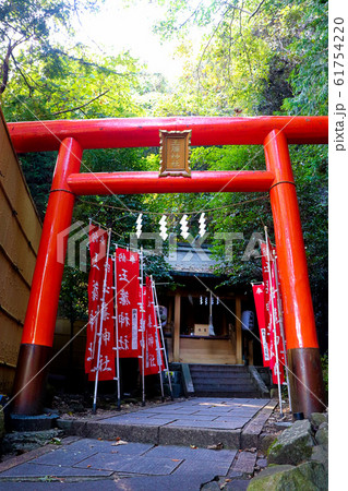箱根の玉簾神社 61754220