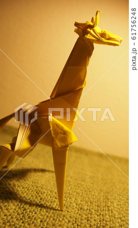 折り紙のキリンの写真素材 折り紙のキリンの写真素材