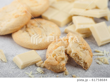 White chocolate biscuit cookies with chocolate 61758684