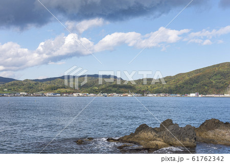北海道余市町モイレ岬よりシリパ岬を望む 北海道余市町モイレ岬よりシリパ岬を望む 61762342