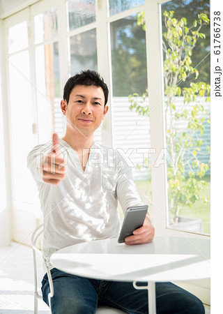 ミドル 男性 スマホ グッド ミドル 男性 スマホ グッド 61766738