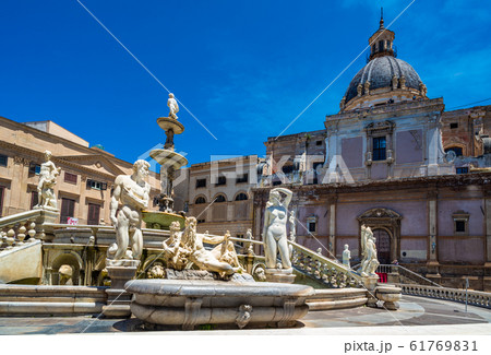 Piazza Pretoria and the Praetorian Fountain in Palermo, Sicily, Italy.. 61769831