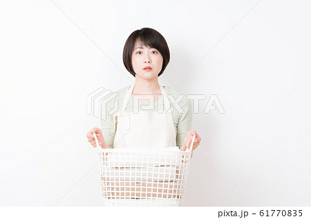 女性 ライフスタイル 洗濯 女性 ライフスタイル 洗濯 61770835