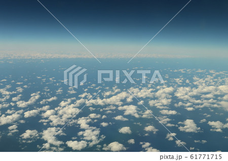 空の旅 61771715