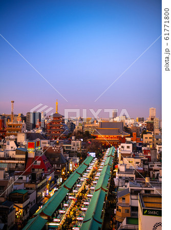 日本の東京都市景観 浅草寺などを望む 日本の東京都市景観 浅草寺などを望む 61771800