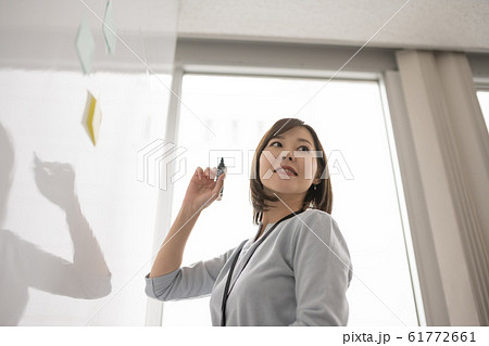 女性ポートレート 61772661