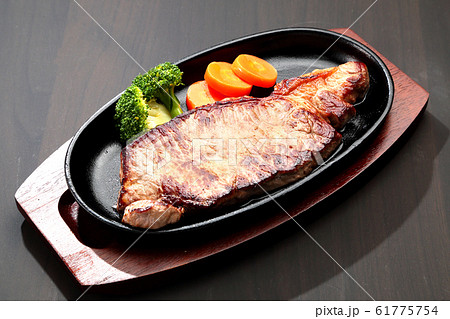 サーロインステーキ 61775754