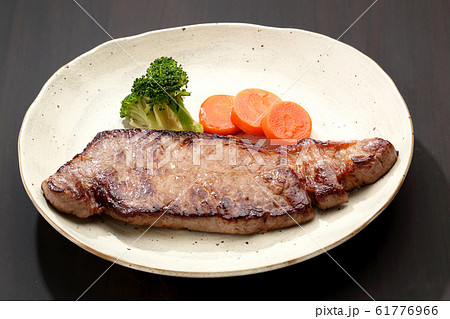 サーロインステーキ 和皿 サーロインステーキ 和皿 61776966