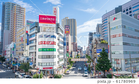 埼玉県　川口駅東口前の風景 61780969