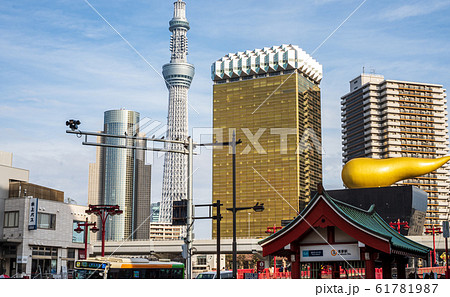都市風景 吾妻橋交差点から望む東京スカイツリー 都市風景 吾妻橋交差点から望む東京スカイツリー 61781987
