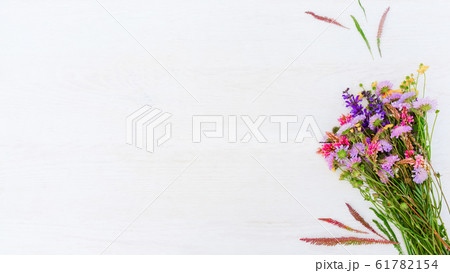 floral background wildflower bouquet white wooden 61782154