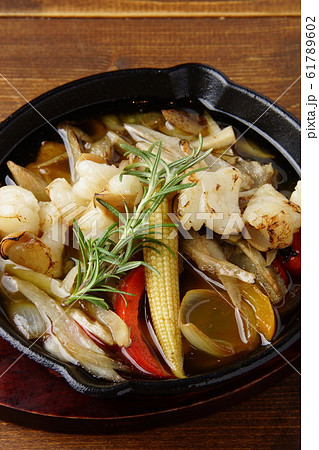 ホルモンアヒージョ ホルモンアヒージョ 61789602