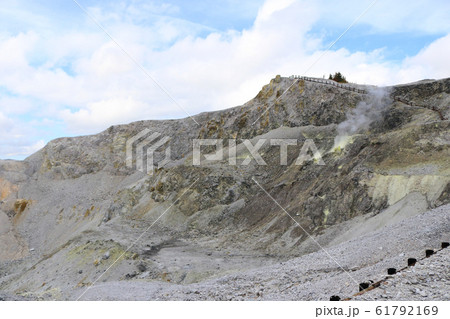 川原毛地獄、煙を上げる硫黄結晶 川原毛地獄、煙を上げる硫黄結晶 61792169