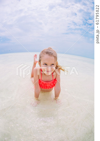 Cute little girl at beach during summer vacation 18108421 Stock