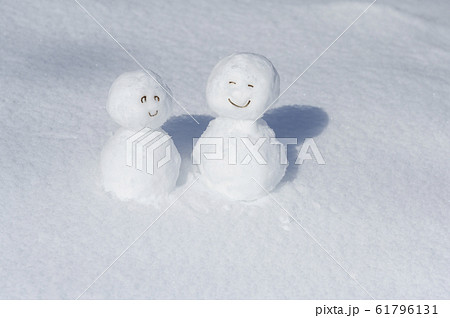 雪だるま 61796131