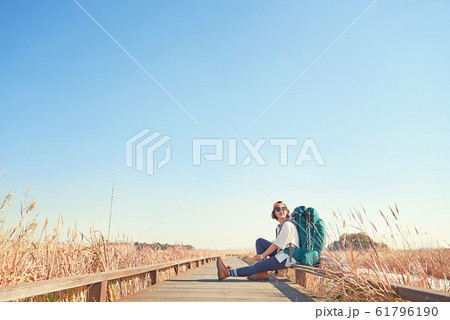 休憩 休み ハイキング 61796190