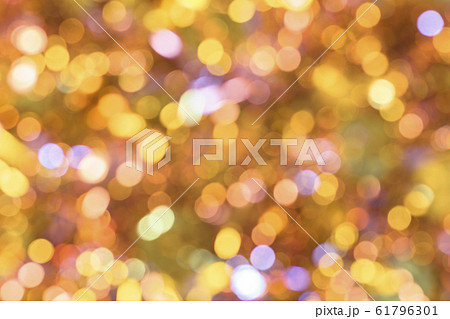 輝く玉ボケの背景テクスチャ。 61796301