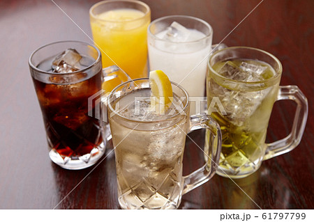 居酒屋のドリンク集合 居酒屋のドリンク集合 61797799