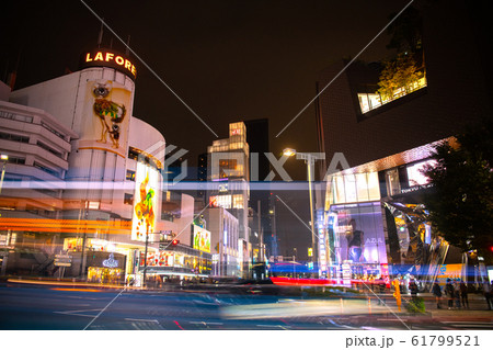 日本の東京都市景観 神宮前のラフォーレ原宿などを望む 日本の東京都市景観 神宮前のラフォーレ原宿などを望む 61799521