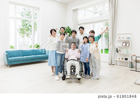 三世代家族 三世代家族 61801848