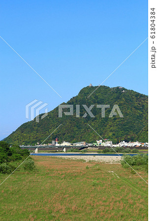 岐阜市 長良川と金華山の風景 岐阜市 長良川と金華山の風景 61804384