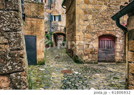 Sorano city street Sorano city street 61806932