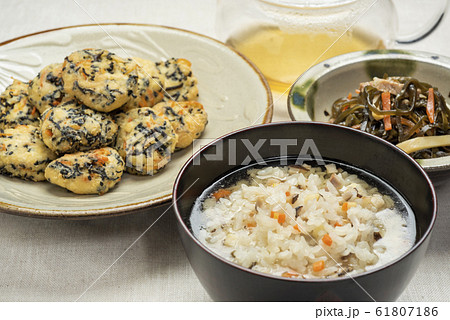 沖縄料理　豚飯とうじら豆腐とくーぶーいりちー 61807186