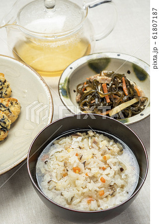 沖縄料理　豚飯とうじら豆腐とくーぶーいりちー 61807187