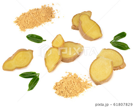 Fresh ginger and dried ginger on white bakground 61807829